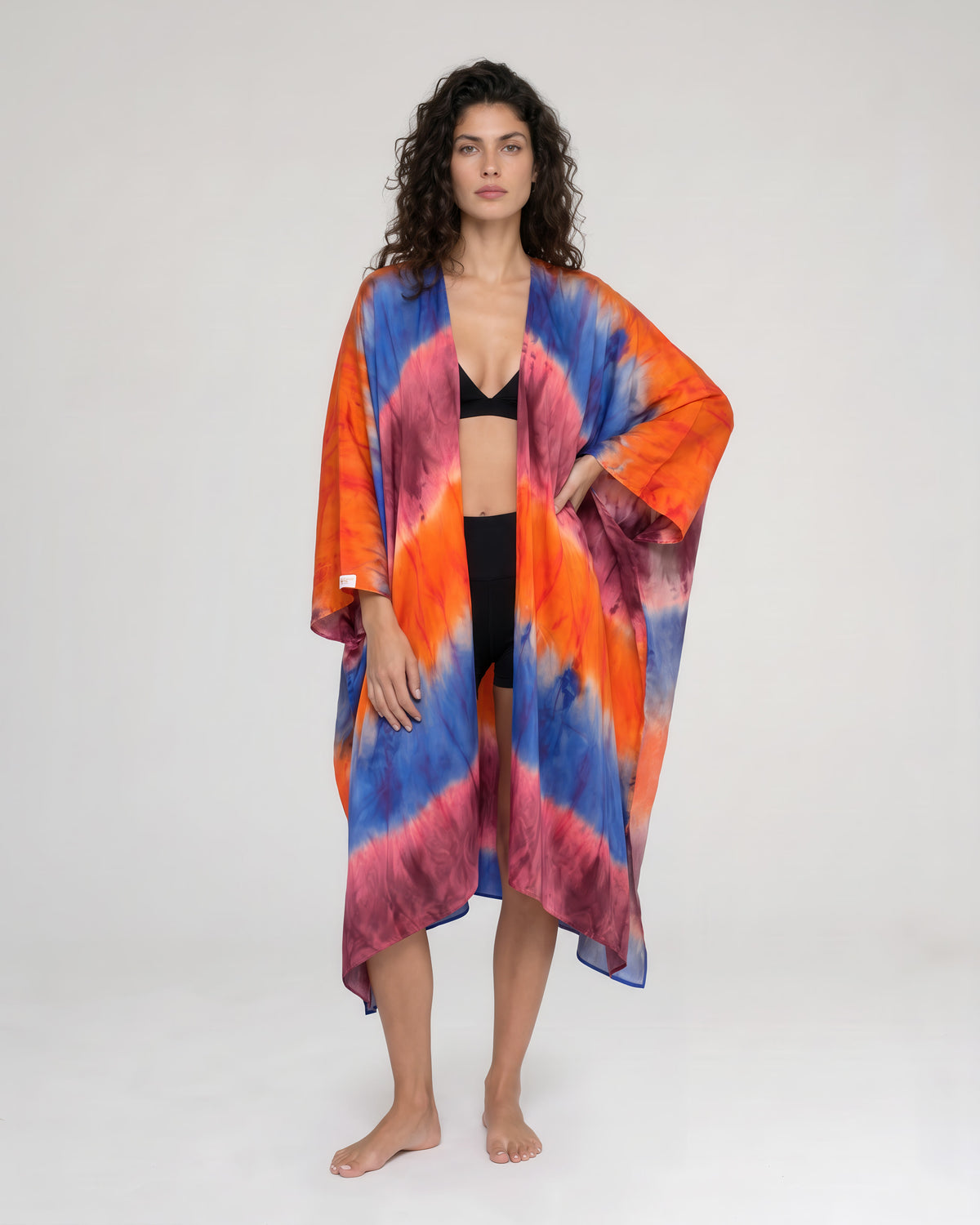 Federica Mantelli Tramonto - mantello, sfumato blu, arancio e viola, vista frontale, taglia unica, Made in Italy