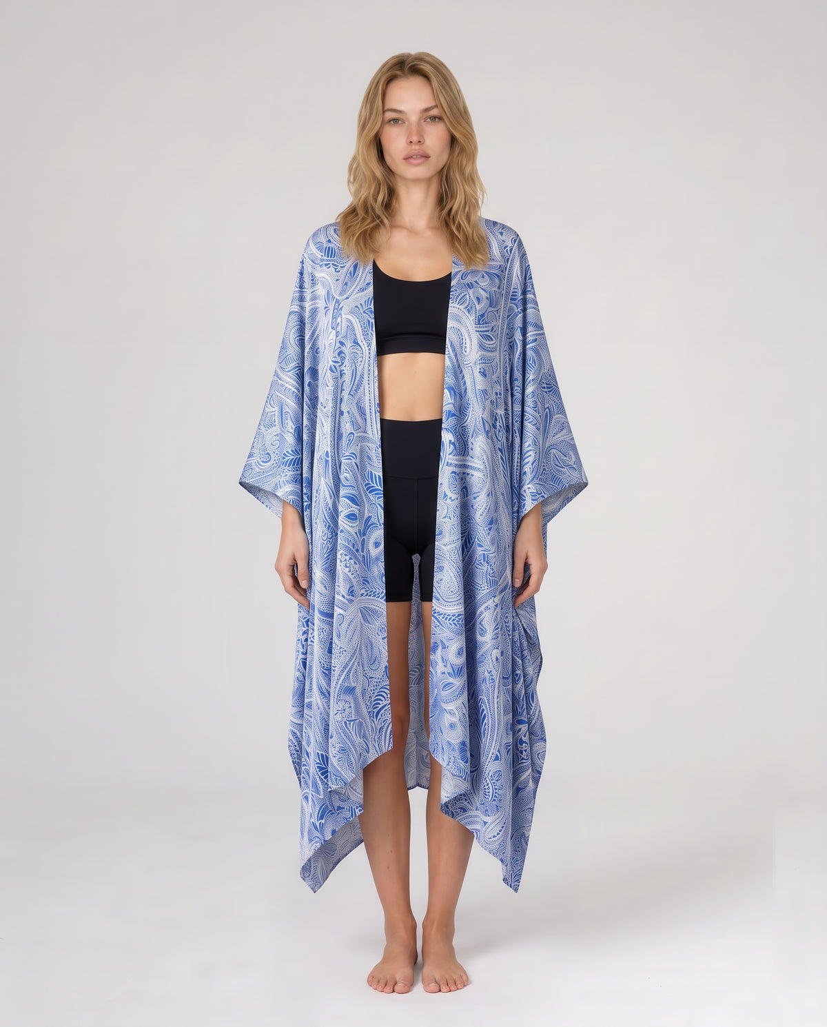 Federica Mantelli Verbena - mantello, motivo paisley bianco e blu, vista frontale, taglia unica, Made in Italy