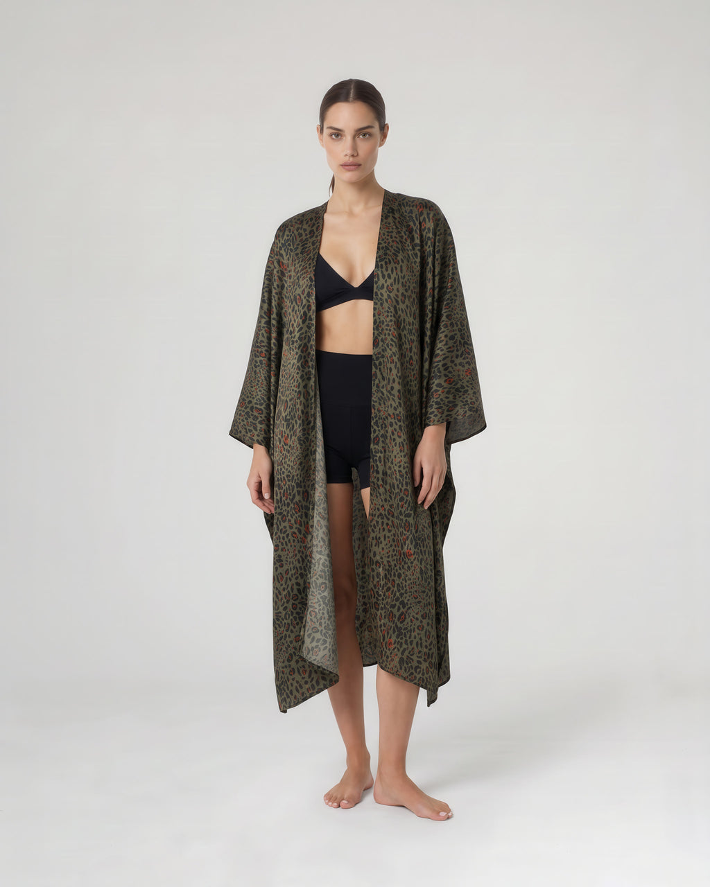 Federica Mantelli Serengeti - mantello, animalier verde oliva con tocchi arancio, foto in studio, taglia unica, Made in Italy