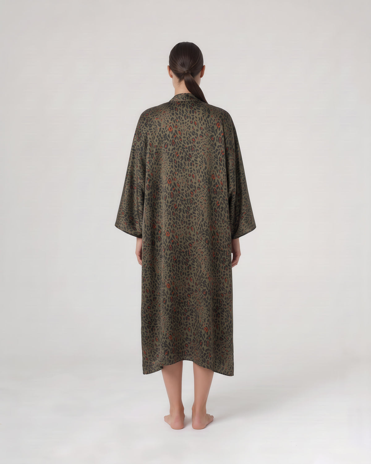 Federica Mantelli Serengeti - mantello, animalier verde oliva con tocchi arancio, dettaglio del drappeggio