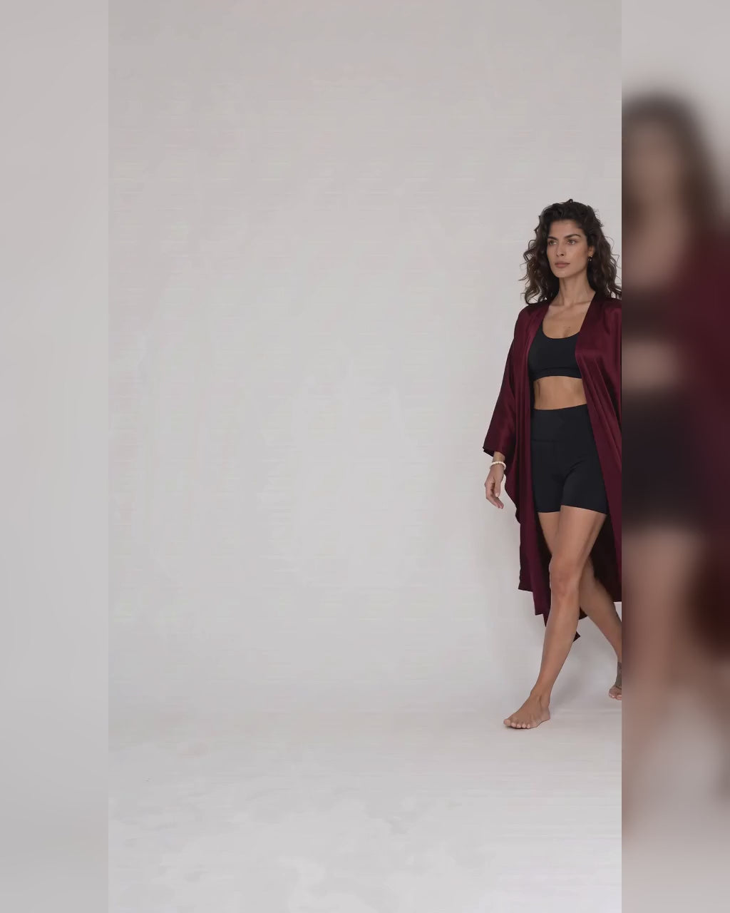 Federica Mantelli Bordeaux - video del mantello indossato